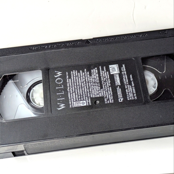 Willow VHS Tape French Version Digitally Remastered -Val kilmer - Picture 5 of 6